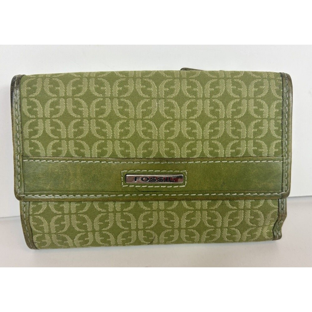 Fossil Trifold Wallet Ladies Green Genuine Leather Snap Close 6” X 4”